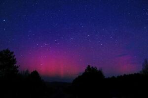 特大地磁暴爆发 内蒙古、东北等多地出现震撼极光-1984bbs