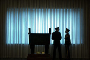 【禁闻】四中全会散场 军队高层派系博弈未停-1984bbs