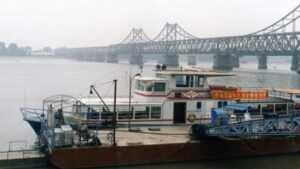 中共花巨资买了这三个“仇人”-1984bbs