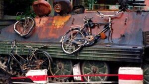 用鲜血染红的官帽子 六四军人升官名单一览-1984bbs