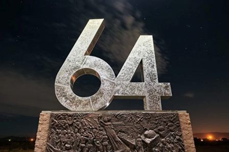 六四大屠杀35周年 雕塑家用作品撕开中共画皮-1984bbs