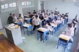 网传山东高考生考场暴走 撕自己及别人试卷-1984bbs