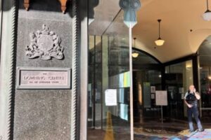 【网海拾贝】红色家族1%的人 卷走纳税人99%的财富-1984bbs