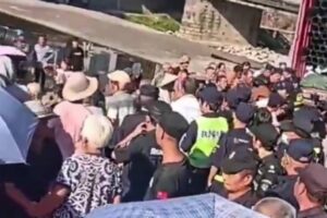 浙江数百特警进村抢水资源 警民爆冲突-1984bbs