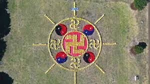 【禁闻】澳洲法轮功学员排出巨型法轮图 光芒四射-1984bbs