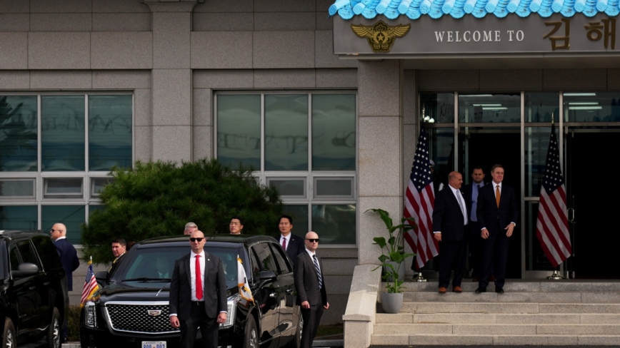 川普与习握手 习一言不发 被讽：没带小本本-1984bbs